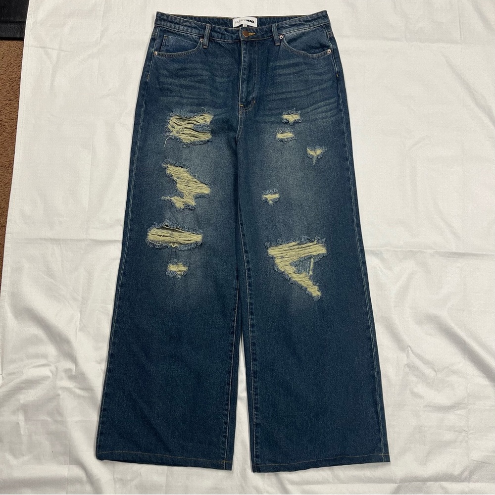 Fashion Nova ladies dark denim wide leg jeans, size 15